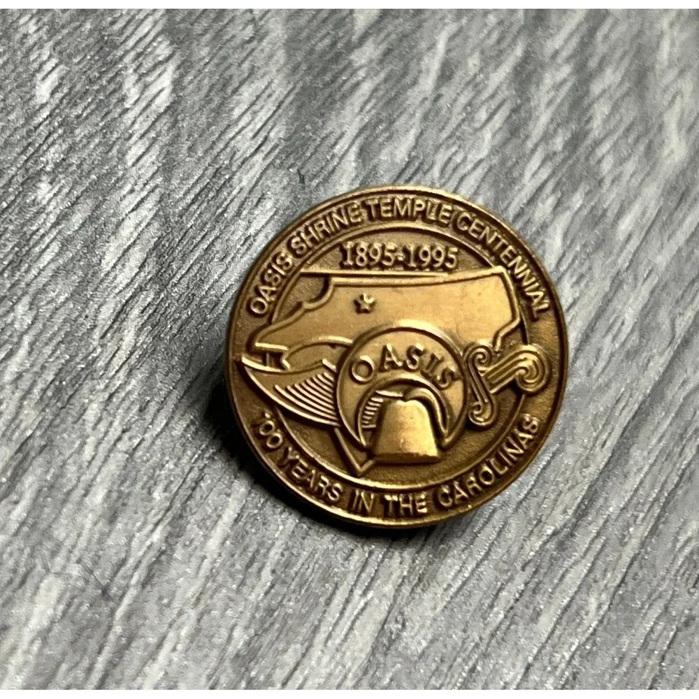 Oasis Shrine‎ Temple Centennial Pin 1895-1995 100 Years in Carolinas Gold Tone